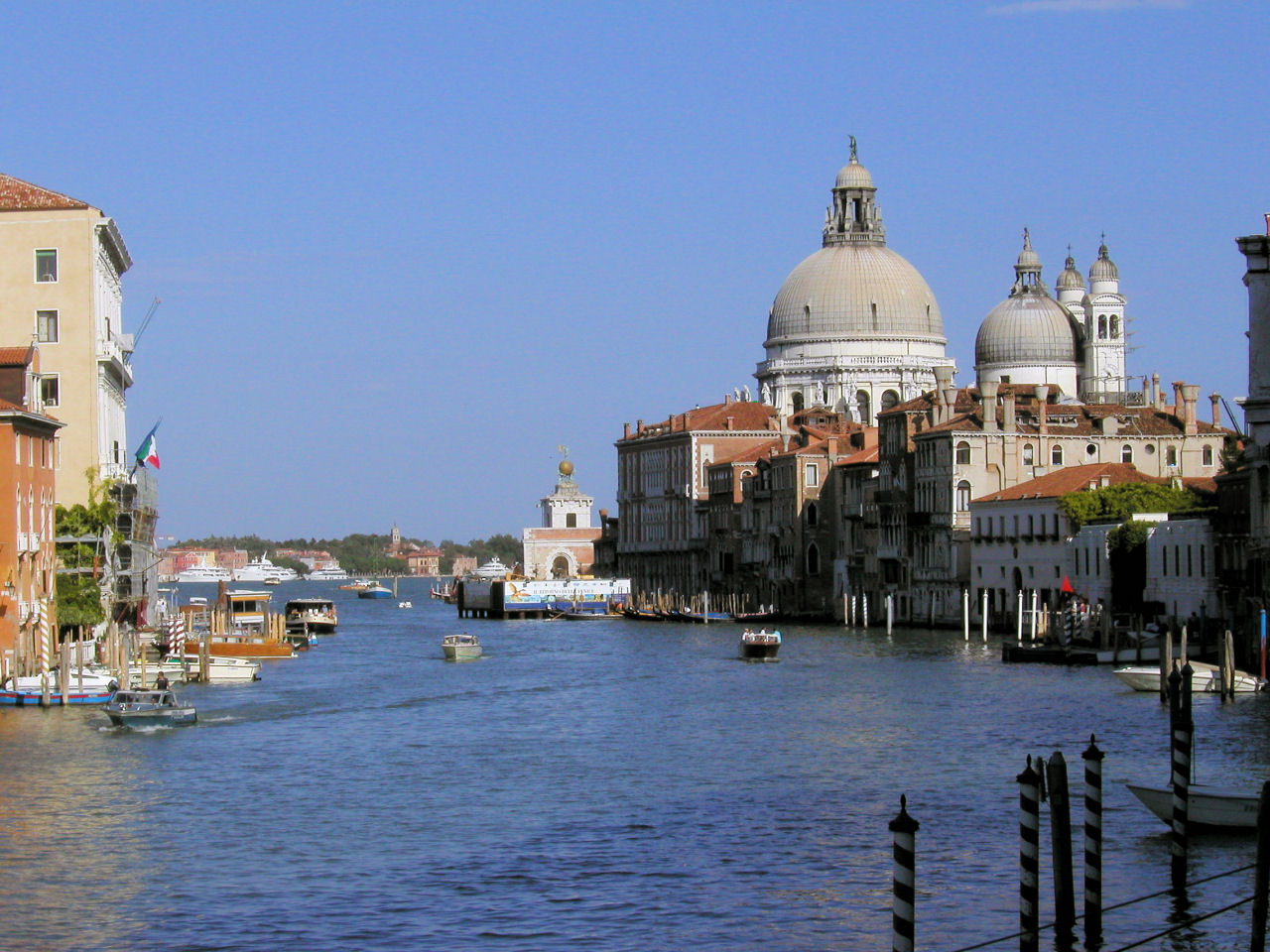 http://www.letsgo-europe.com/Italy/Venice/venice68.jpg